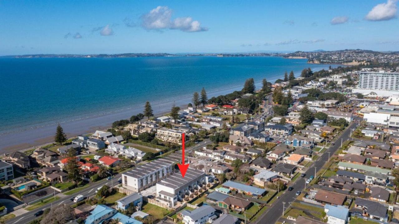 Sunny Beachside Home Orewa Exterior photo